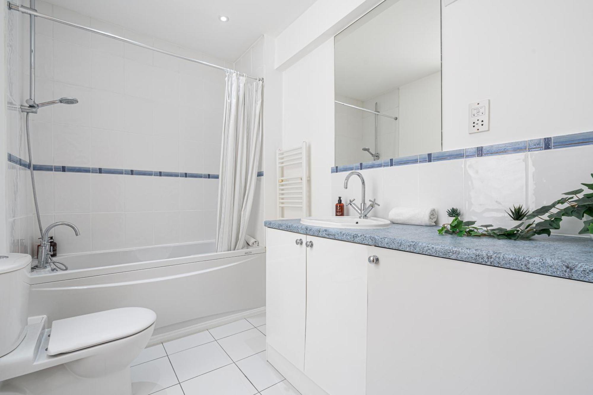 Mayfair Residencies Апартаменты *