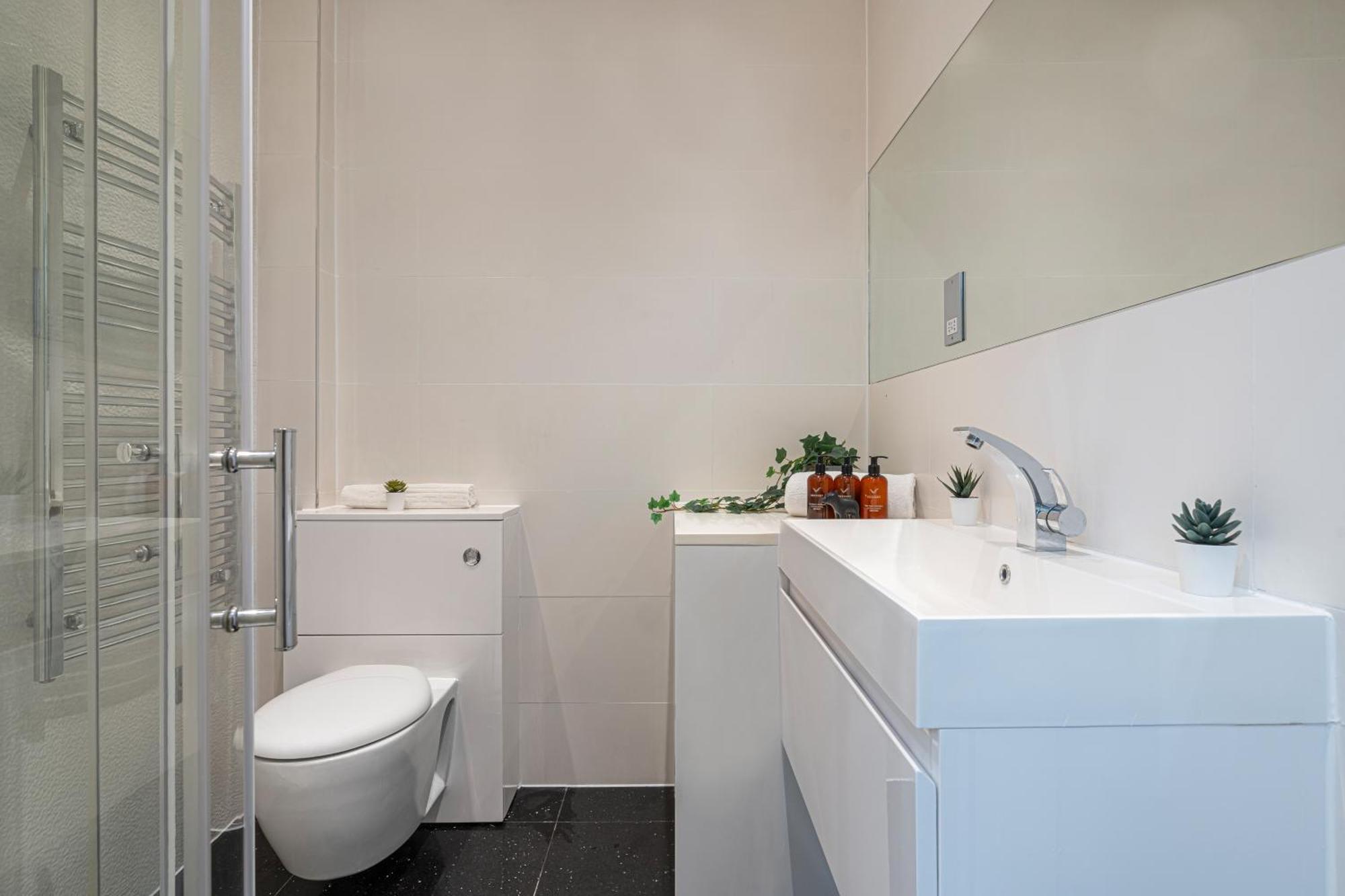 Mayfair Residencies Апартаменты *
